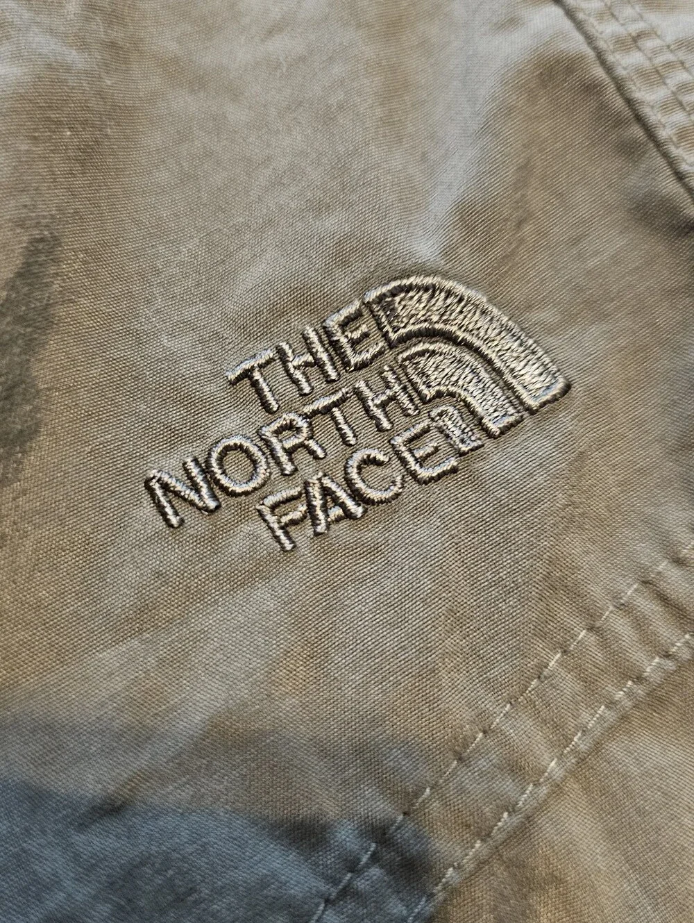The North Face Men’s Large Hiking Shorts Olive Green Nylon Stow Pocket Packable
